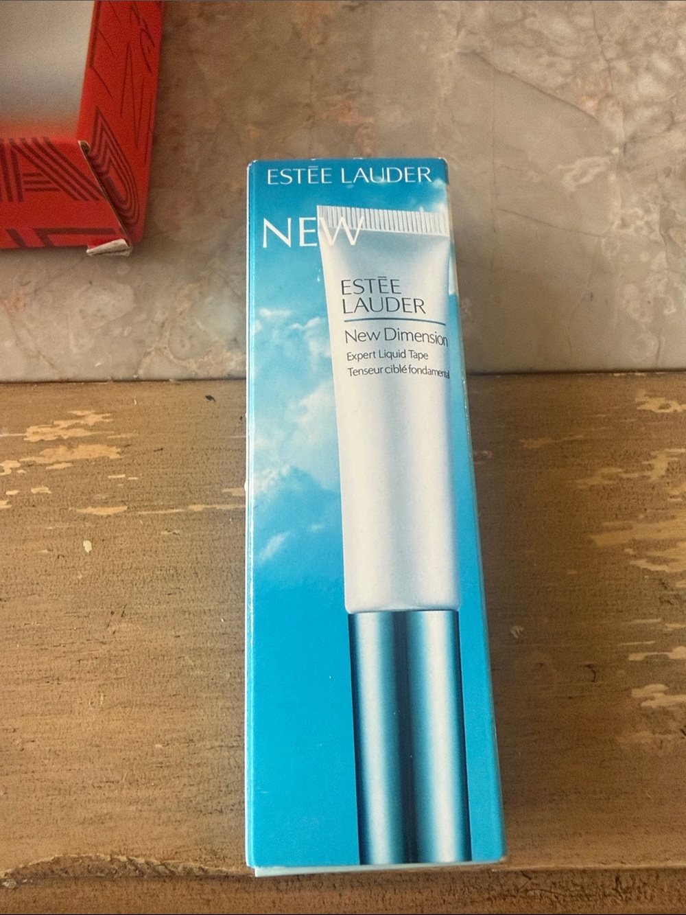 Estee Lauder New Dimension Primer - White and Blue